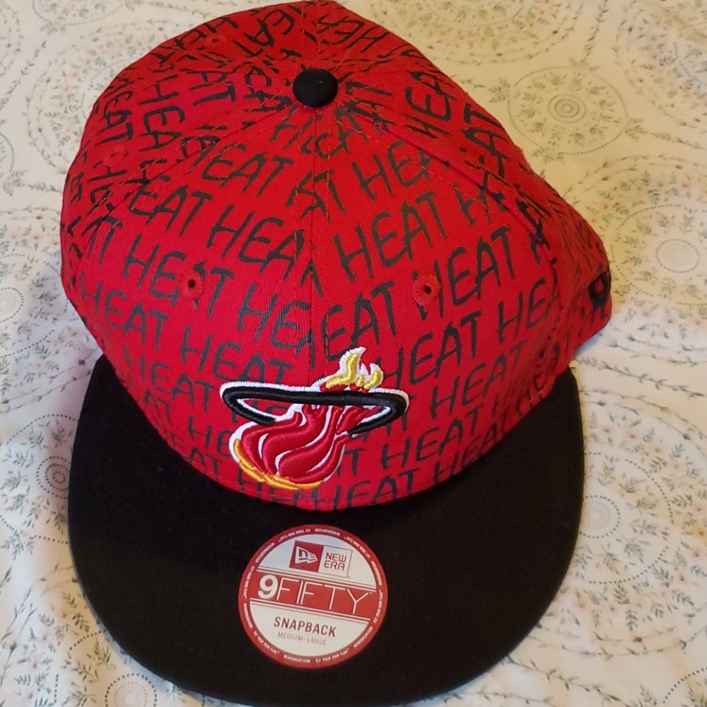 Men's snapbak hat